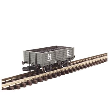 Graham Farish - 377062 5 Plank Wagon with Wooden Floor in NE - N Scale