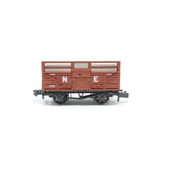Peco - NR-45E Cattle Wagon NE LNER Red Oxide - N Scale
