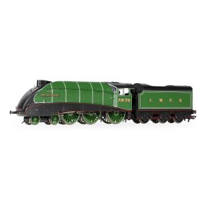 Hornby - R30406 LNER - Streamlined B17 - 2870 'City of London' - Era 3 - OO Scale